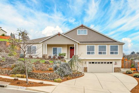 Photo of 4477 Vista Pointe Drive, Medford, OR 97504 (MLS # 220217121)