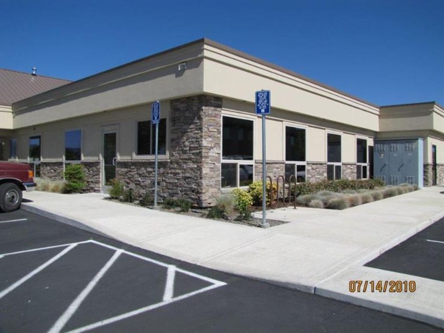 Located in Navigators Landing. Excellent office space for lease, only $1.49/sqft/mo. 672 sqft separate from the rest of the building ADA restrooms and kitchenette with sink. Owner pays water, sewer, garbage, gas, and taxes, all other charges are allocated to the tenants.