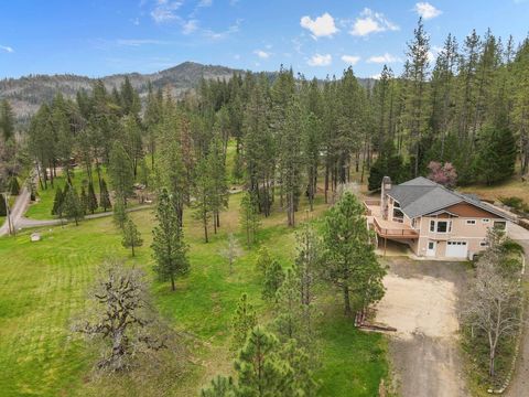 Tiny photo for 580 Ragsdale Road, Trail, OR 97541 (MLS # 220217800)