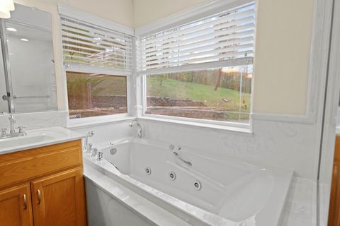 Tiny photo for 580 Ragsdale Road, Trail, OR 97541 (MLS # 220217800)