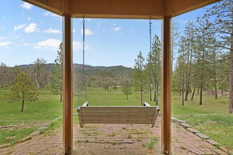 Tiny photo for 580 Ragsdale Road, Trail, OR 97541 (MLS # 220217800)