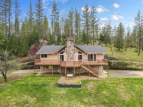 Photo of 580 Ragsdale Road, Trail, OR 97541 (MLS # 220217800)
