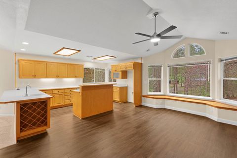 Tiny photo for 580 Ragsdale Road, Trail, OR 97541 (MLS # 220217800)