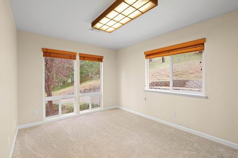 Tiny photo for 580 Ragsdale Road, Trail, OR 97541 (MLS # 220217800)