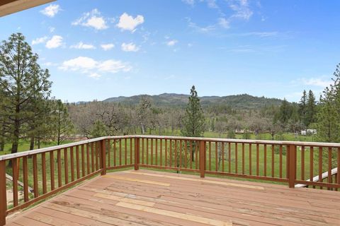 Tiny photo for 580 Ragsdale Road, Trail, OR 97541 (MLS # 220217800)