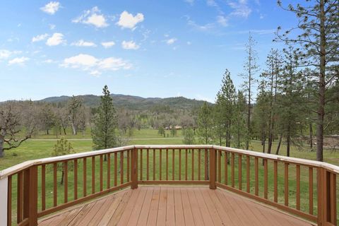 Tiny photo for 580 Ragsdale Road, Trail, OR 97541 (MLS # 220217800)