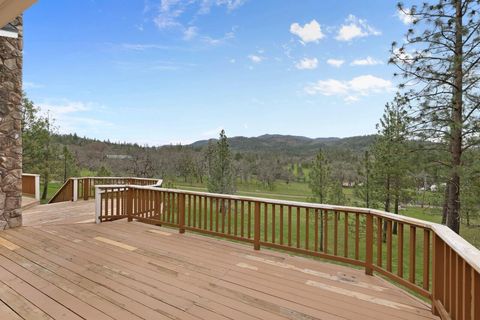 Tiny photo for 580 Ragsdale Road, Trail, OR 97541 (MLS # 220217800)