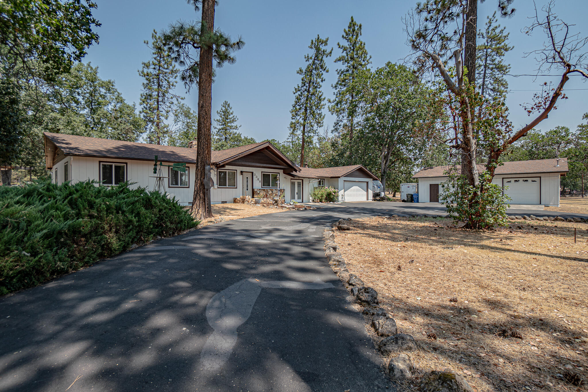 Land Of Many Oaks - Residential