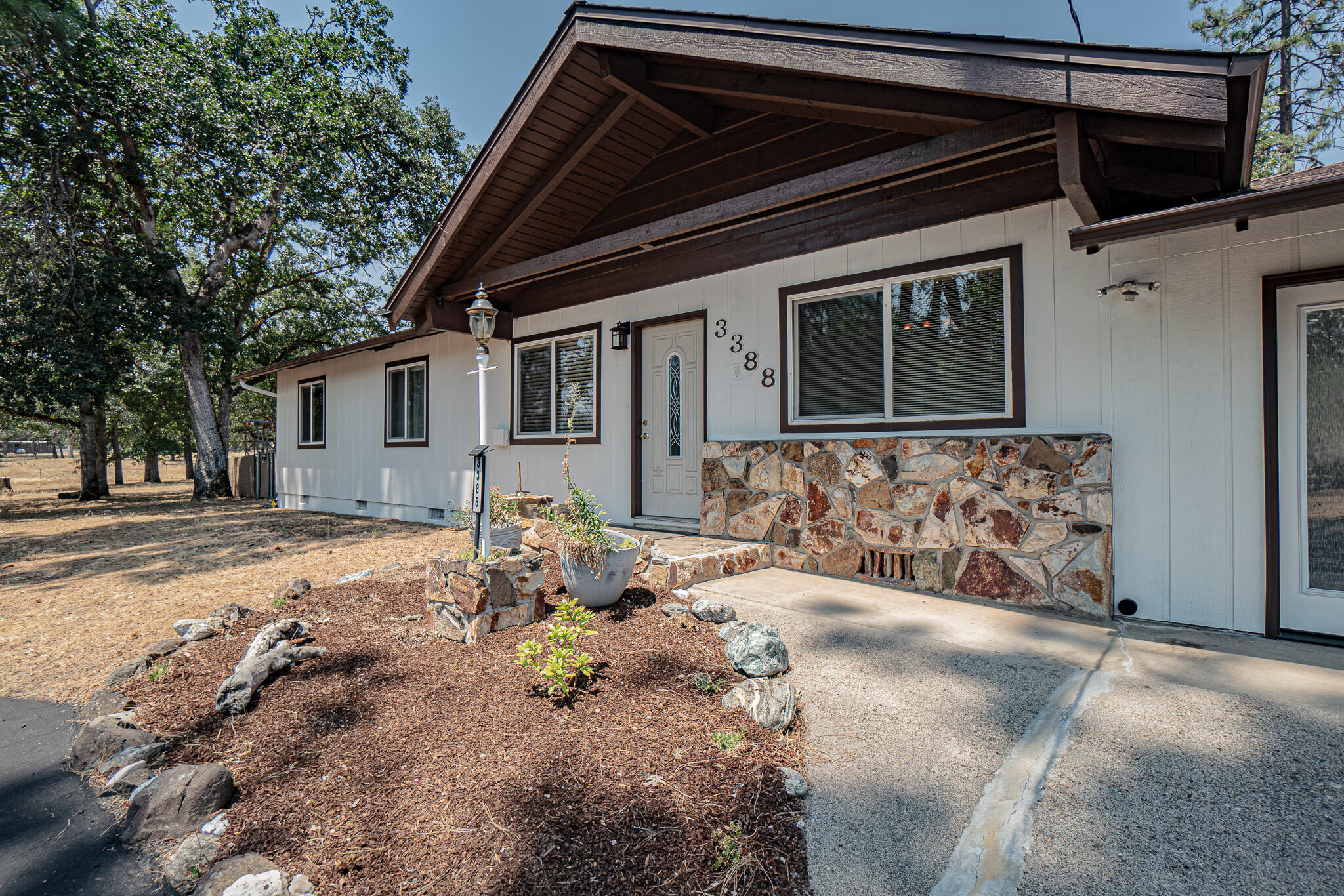 Land Of Many Oaks - Residential