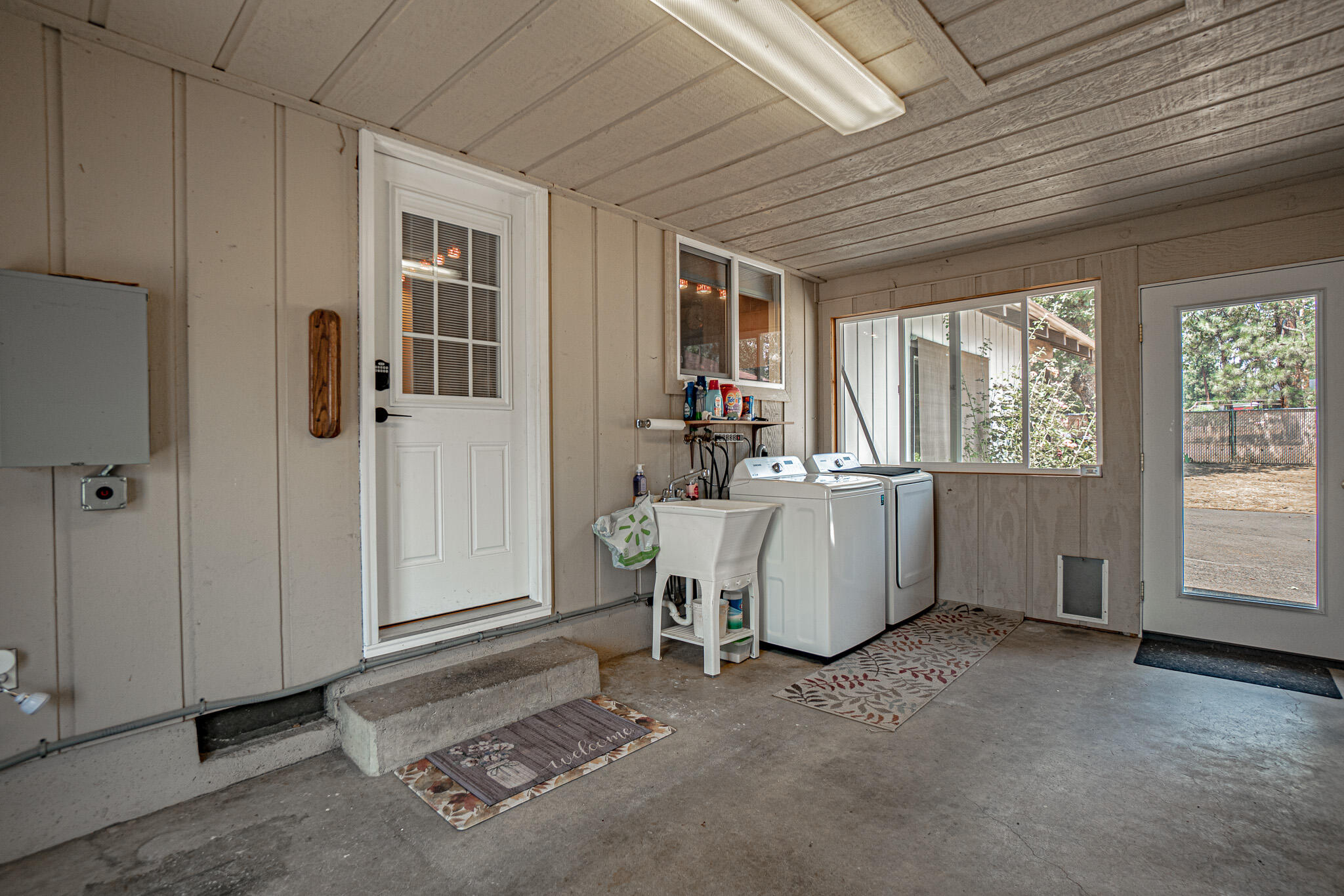 Land Of Many Oaks - Residential