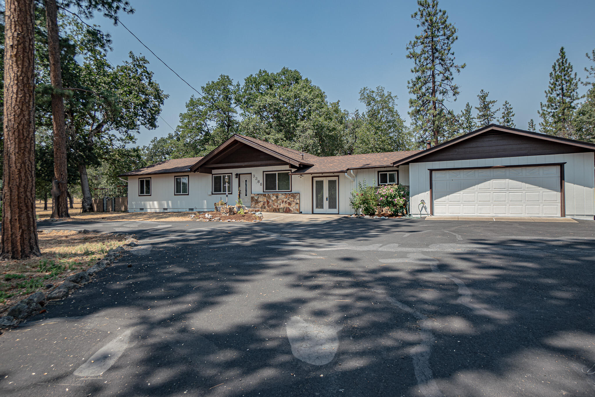 Land Of Many Oaks - Residential