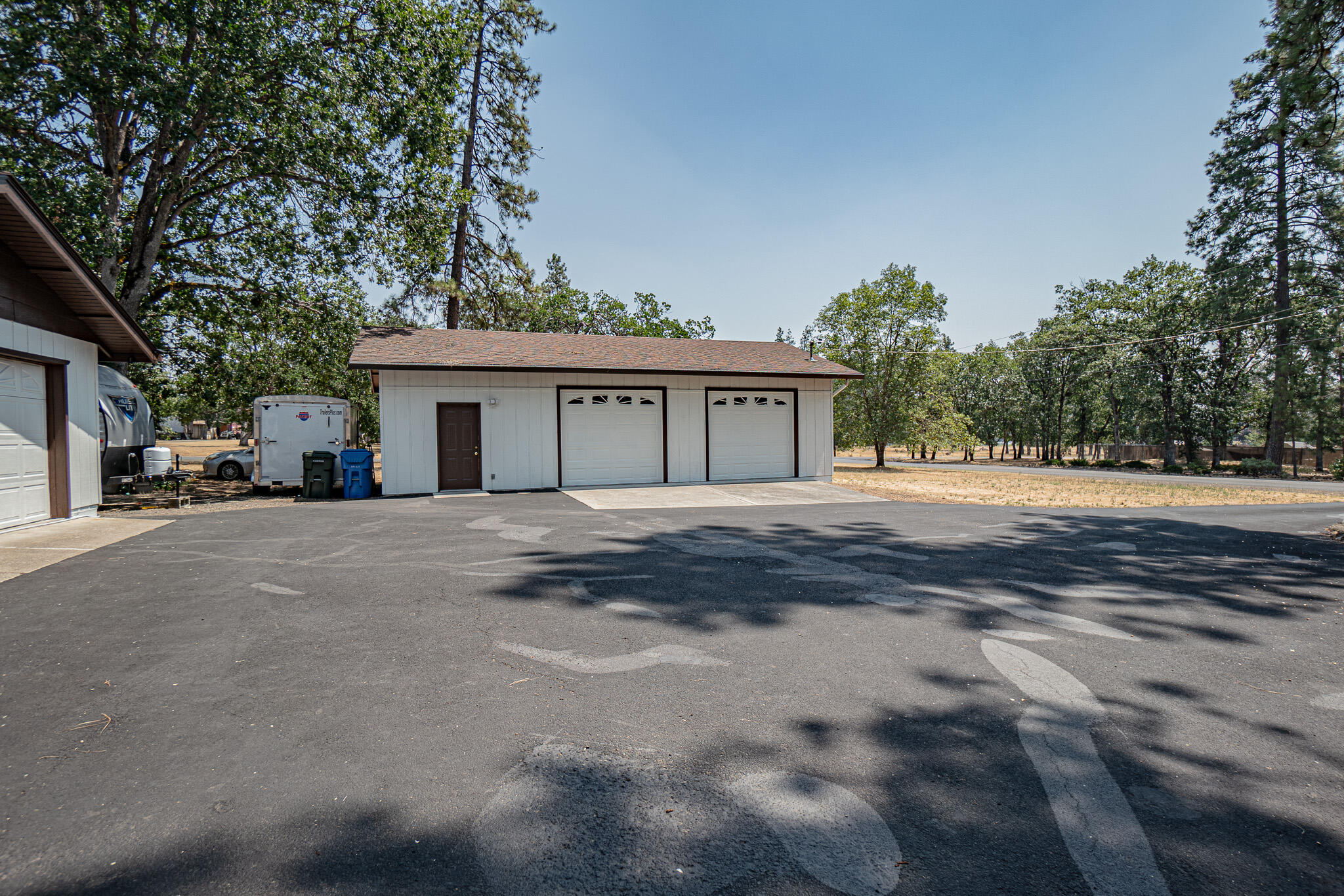 Land Of Many Oaks - Residential