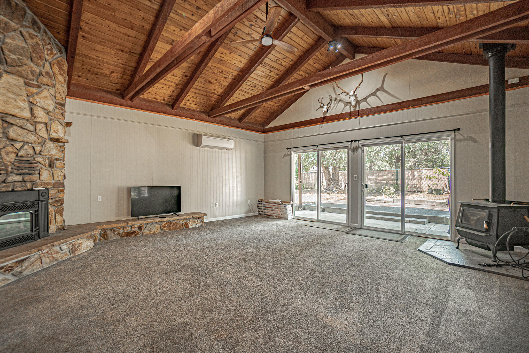 Land Of Many Oaks - Residential