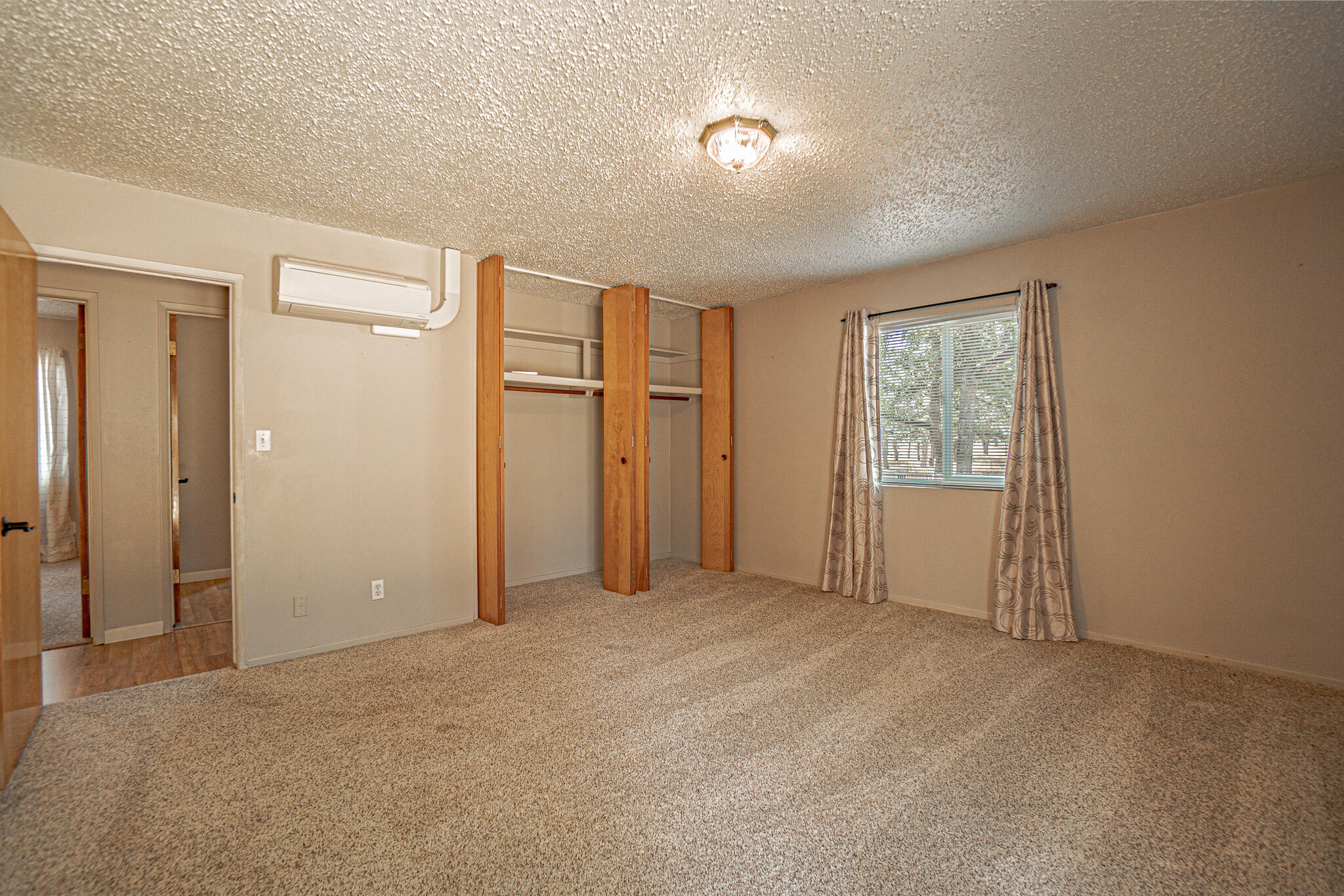 Land Of Many Oaks - Residential