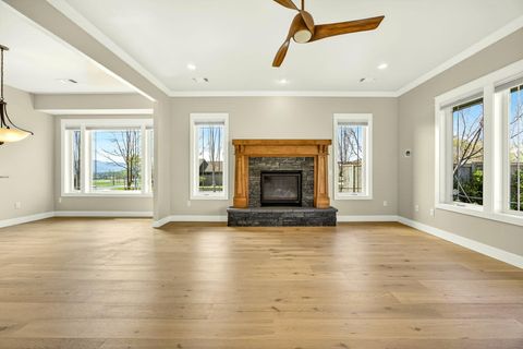 Tiny photo for 4007 Shamrock Drive, Medford, OR 97504 (MLS # 220217821)