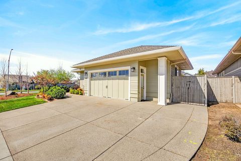 Tiny photo for 4007 Shamrock Drive, Medford, OR 97504 (MLS # 220217821)
