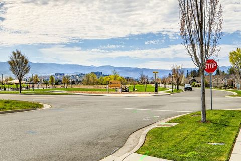 Tiny photo for 4007 Shamrock Drive, Medford, OR 97504 (MLS # 220217821)