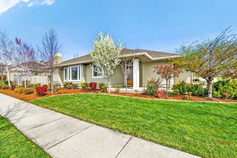 Tiny photo for 4007 Shamrock Drive, Medford, OR 97504 (MLS # 220217821)