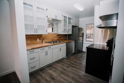 Tiny photo for 791 Lakeshore Drive, Klamath Falls, OR 97601 (MLS # 220211858)