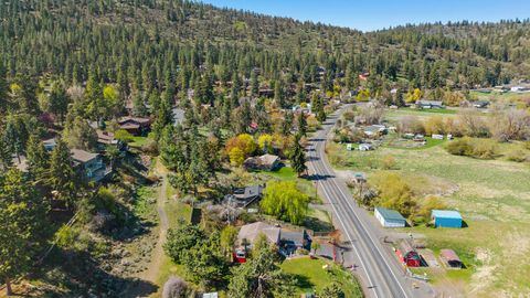 Tiny photo for 791 Lakeshore Drive, Klamath Falls, OR 97601 (MLS # 220211858)