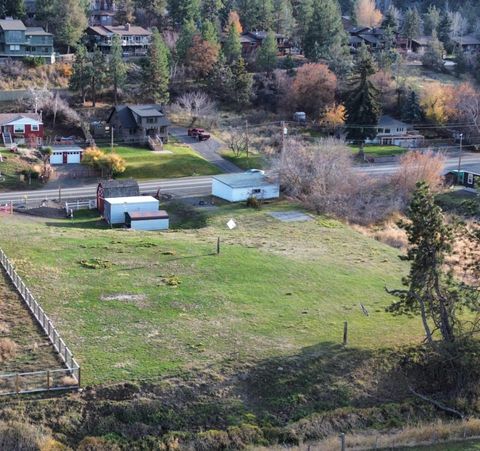 Tiny photo for 791 Lakeshore Drive, Klamath Falls, OR 97601 (MLS # 220211858)