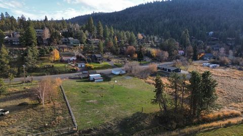 Tiny photo for 791 Lakeshore Drive, Klamath Falls, OR 97601 (MLS # 220211858)