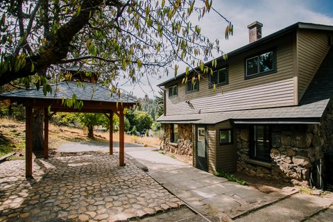 Tiny photo for 791 Lakeshore Drive, Klamath Falls, OR 97601 (MLS # 220211858)