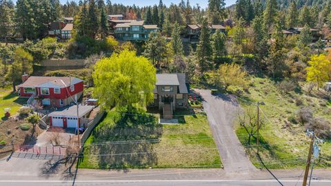Tiny photo for 791 Lakeshore Drive, Klamath Falls, OR 97601 (MLS # 220211858)