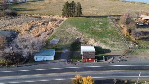 Tiny photo for 791 Lakeshore Drive, Klamath Falls, OR 97601 (MLS # 220211858)