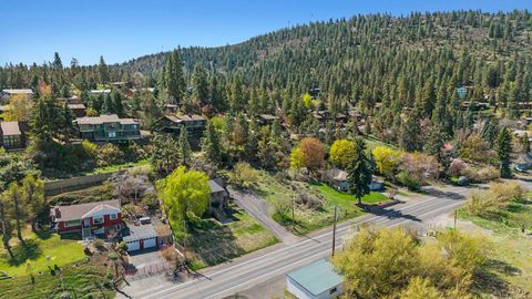 Tiny photo for 791 Lakeshore Drive, Klamath Falls, OR 97601 (MLS # 220211858)