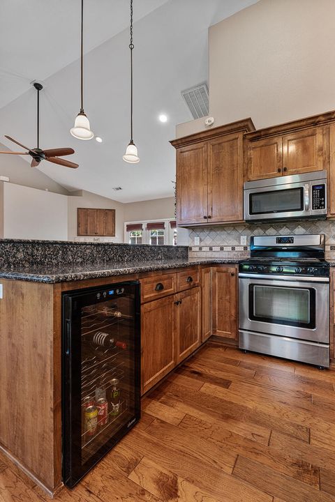 Tiny photo for 72 Pineridge Lane, Eagle Point, OR 97524 (MLS # 220219461)