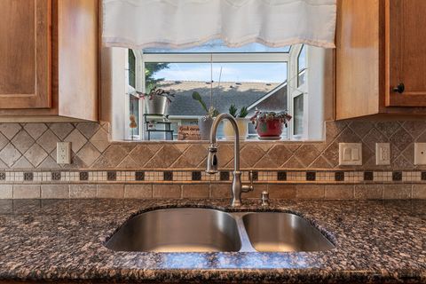 Tiny photo for 72 Pineridge Lane, Eagle Point, OR 97524 (MLS # 220219461)