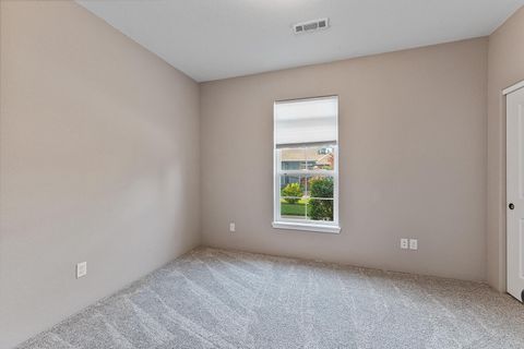 Tiny photo for 72 Pineridge Lane, Eagle Point, OR 97524 (MLS # 220219461)