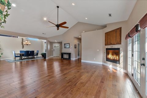 Tiny photo for 72 Pineridge Lane, Eagle Point, OR 97524 (MLS # 220219461)