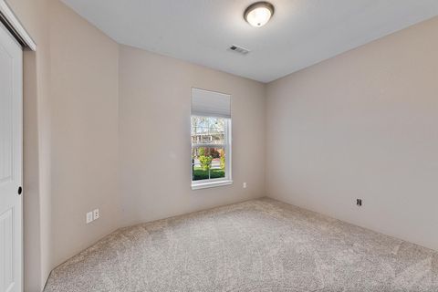 Tiny photo for 72 Pineridge Lane, Eagle Point, OR 97524 (MLS # 220219461)
