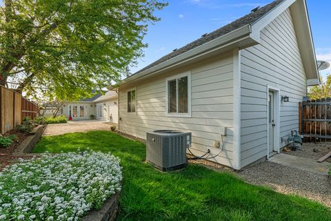 Tiny photo for 72 Pineridge Lane, Eagle Point, OR 97524 (MLS # 220219461)
