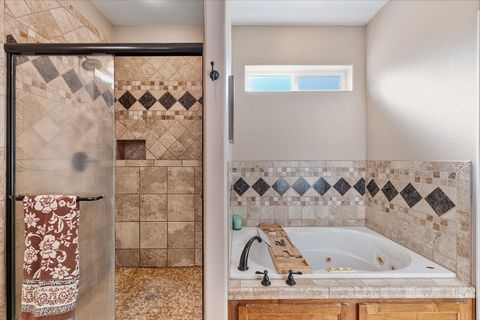 Tiny photo for 72 Pineridge Lane, Eagle Point, OR 97524 (MLS # 220219461)