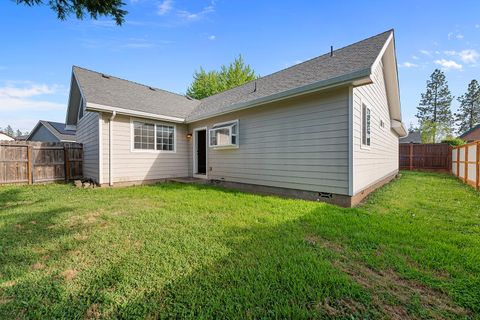 Tiny photo for 72 Pineridge Lane, Eagle Point, OR 97524 (MLS # 220219461)