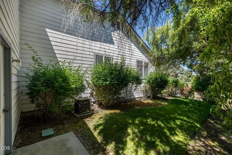 Tiny photo for 4255 SW Ben Hogan Drive, Redmond, OR 97756 (MLS # 220224830)