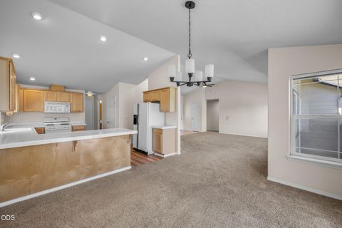 Tiny photo for 4255 SW Ben Hogan Drive, Redmond, OR 97756 (MLS # 220224830)