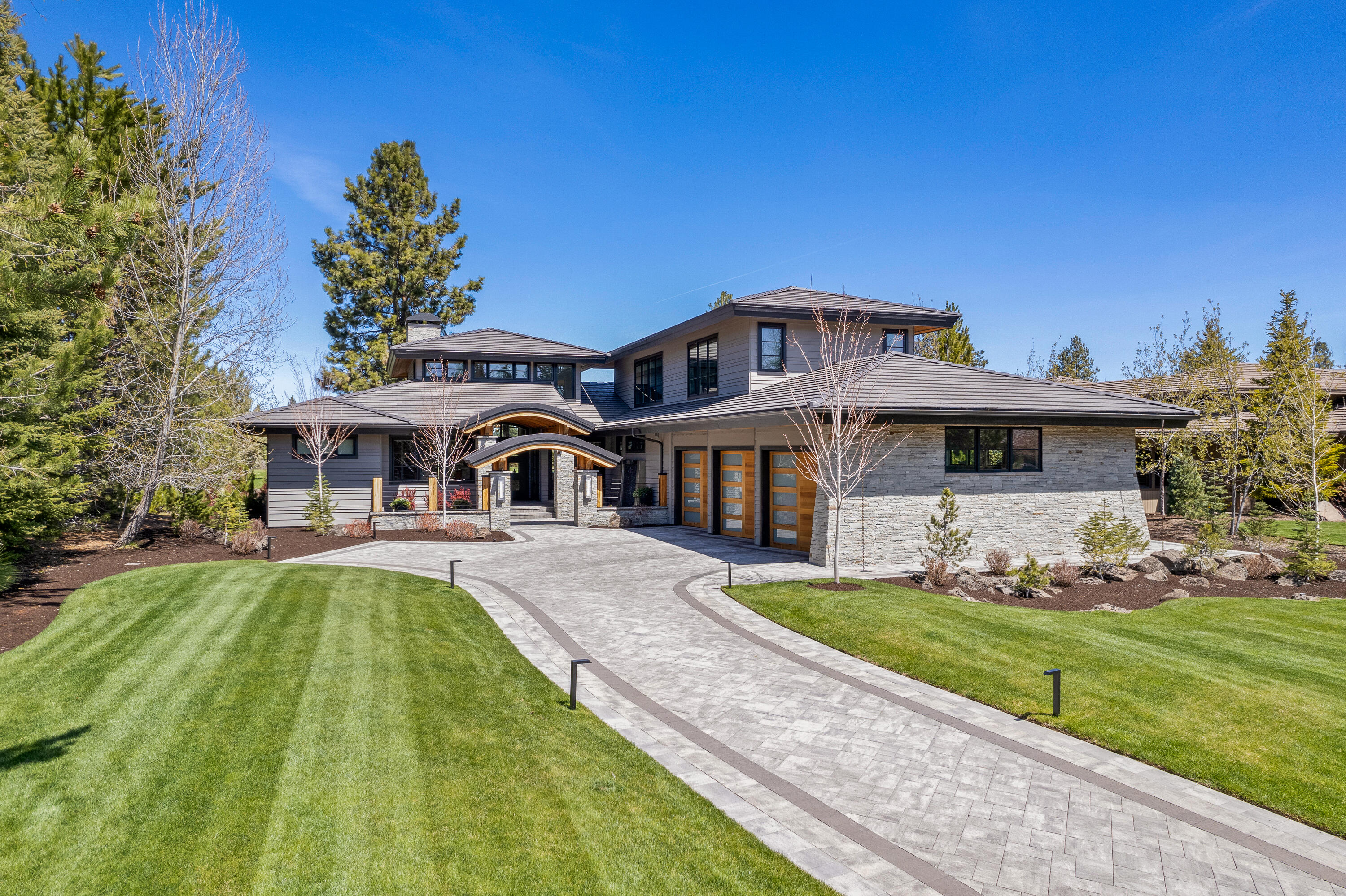 Broken Top - Residential