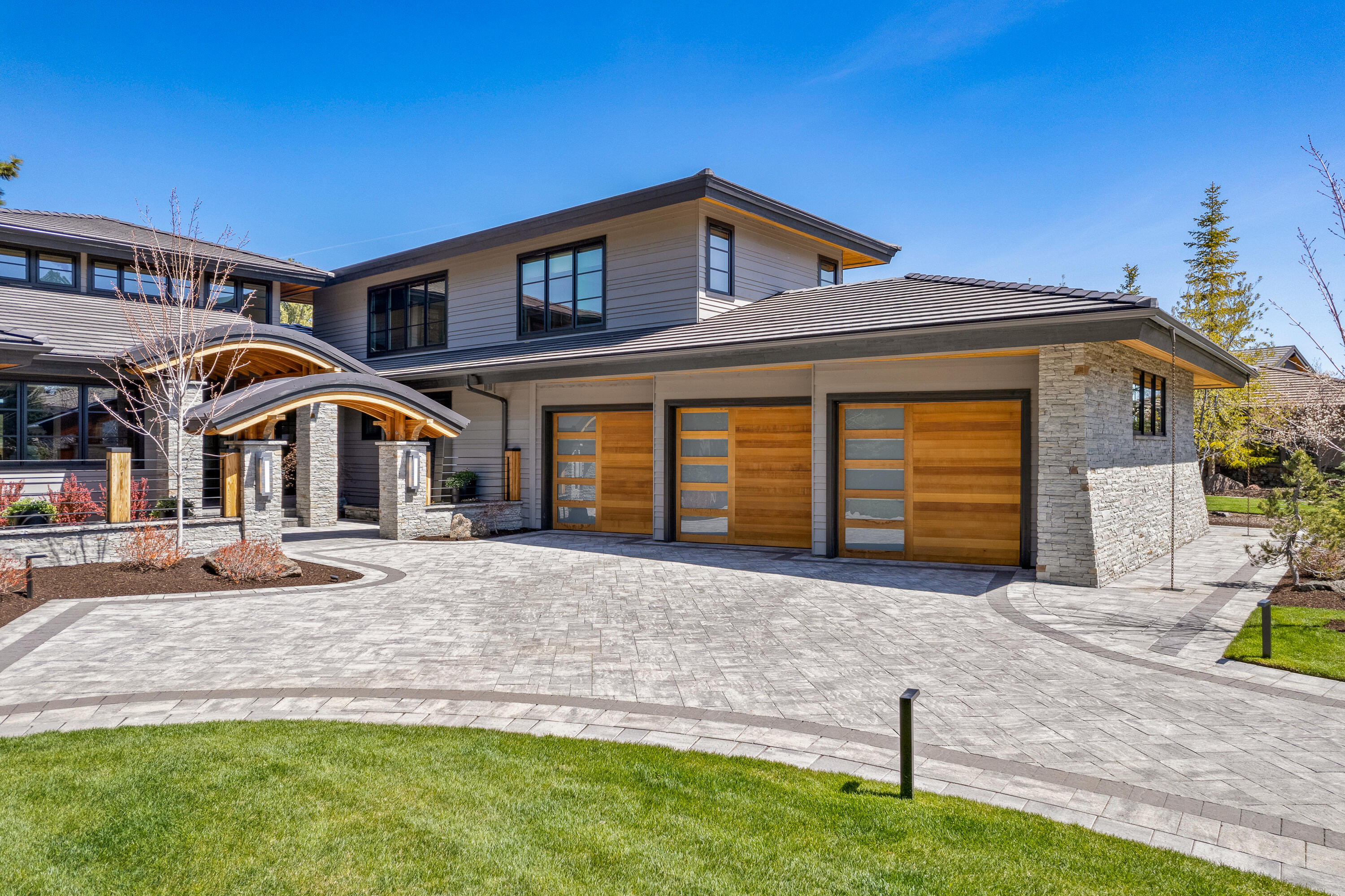 Broken Top - Residential