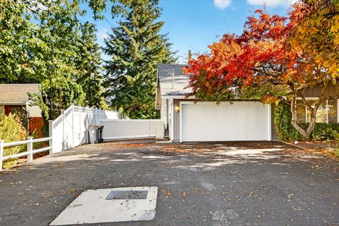 Tiny photo for 1977 Fairlane Drive, Medford, OR 97501 (MLS # 220211476)