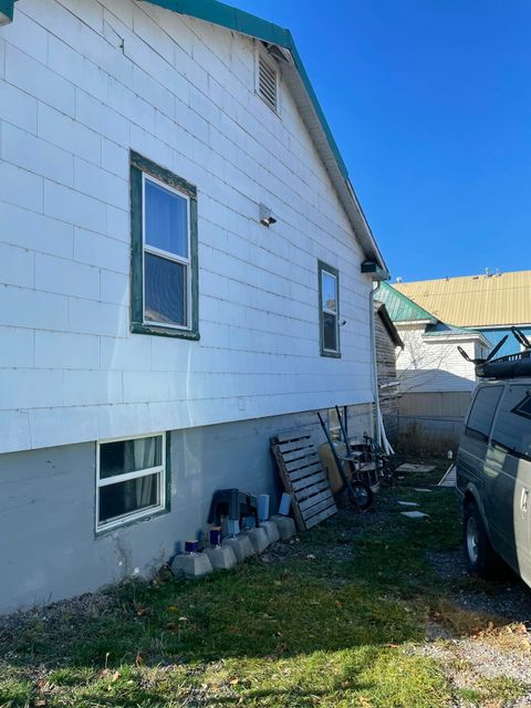 Tiny photo for 905 Prospect Street, Klamath Falls, OR 97601 (MLS # 220212193)