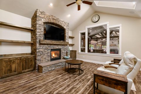 Tiny photo for 147522 Mabel Drive, La Pine, OR 97739 (MLS # 220207206)