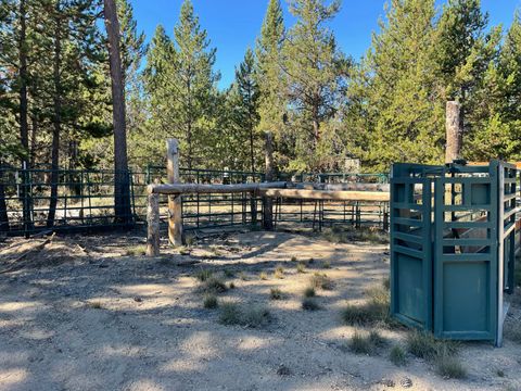 Tiny photo for 147522 Mabel Drive, La Pine, OR 97739 (MLS # 220207206)