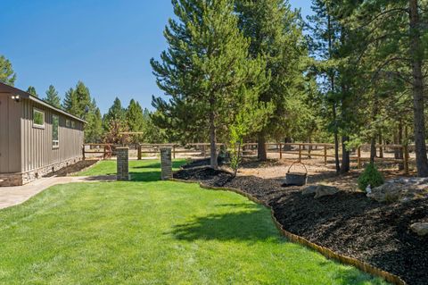 Tiny photo for 147522 Mabel Drive, La Pine, OR 97739 (MLS # 220207206)