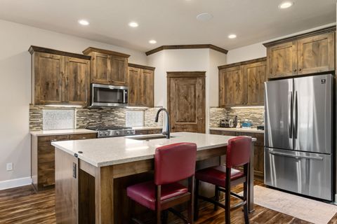 Tiny photo for 147522 Mabel Drive, La Pine, OR 97739 (MLS # 220207206)