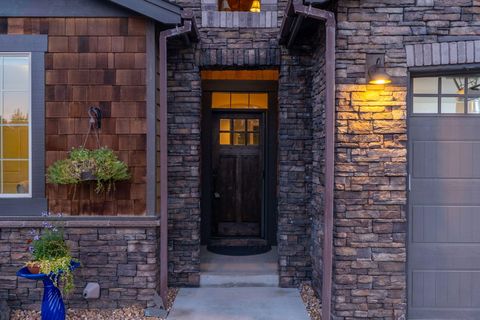 Tiny photo for 147522 Mabel Drive, La Pine, OR 97739 (MLS # 220207206)