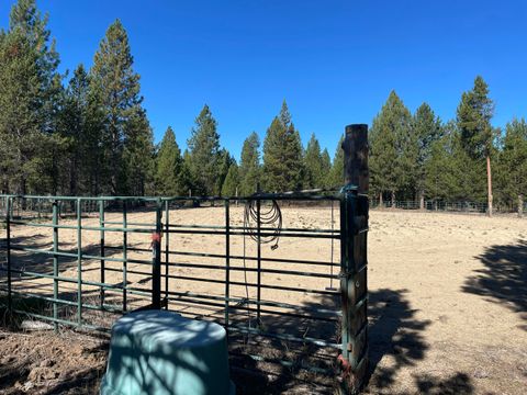 Tiny photo for 147522 Mabel Drive, La Pine, OR 97739 (MLS # 220207206)